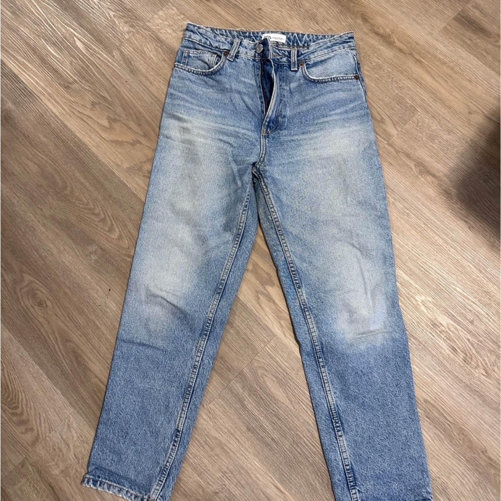 Zara jeans, size 28/6 but fit smaller (around 4)